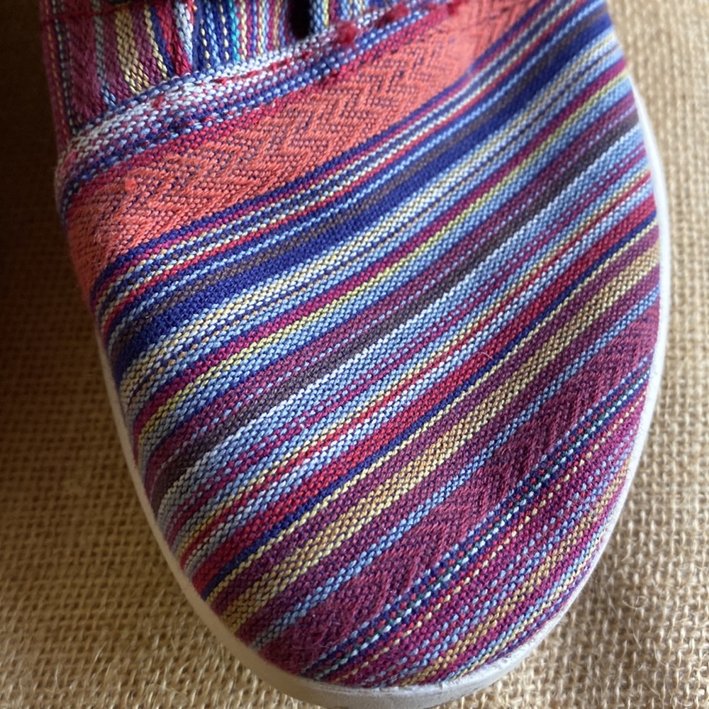 Toms Del Rey Tribal Guatemalan Lace up Shoes - Picture 3 of 8